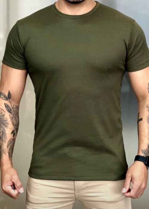 Camiseta gola R slim fit verde militar